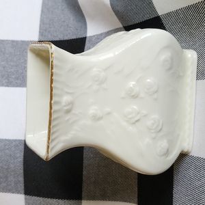 Crown porcelain vase